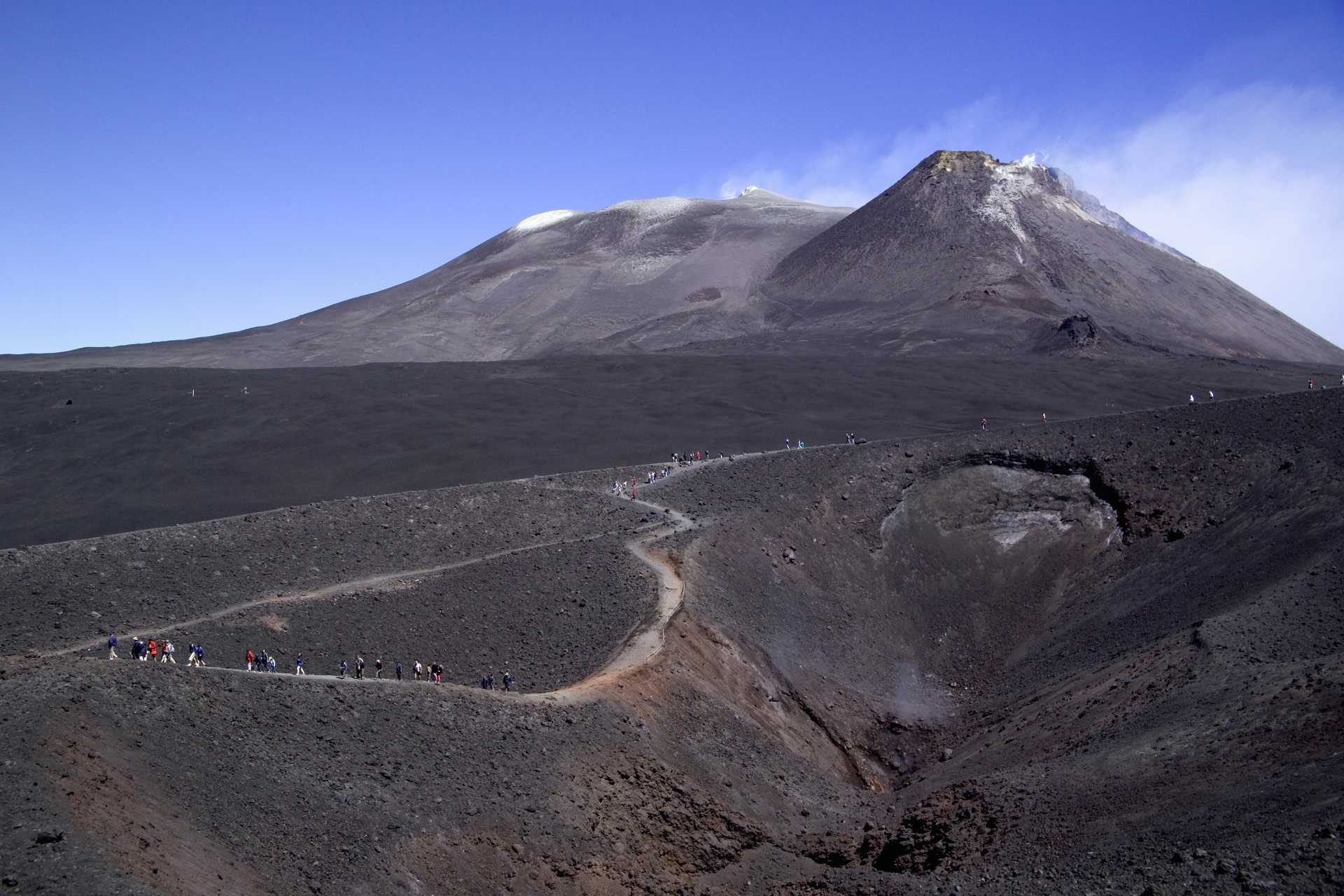 Mount_Etna_Italy.jpg