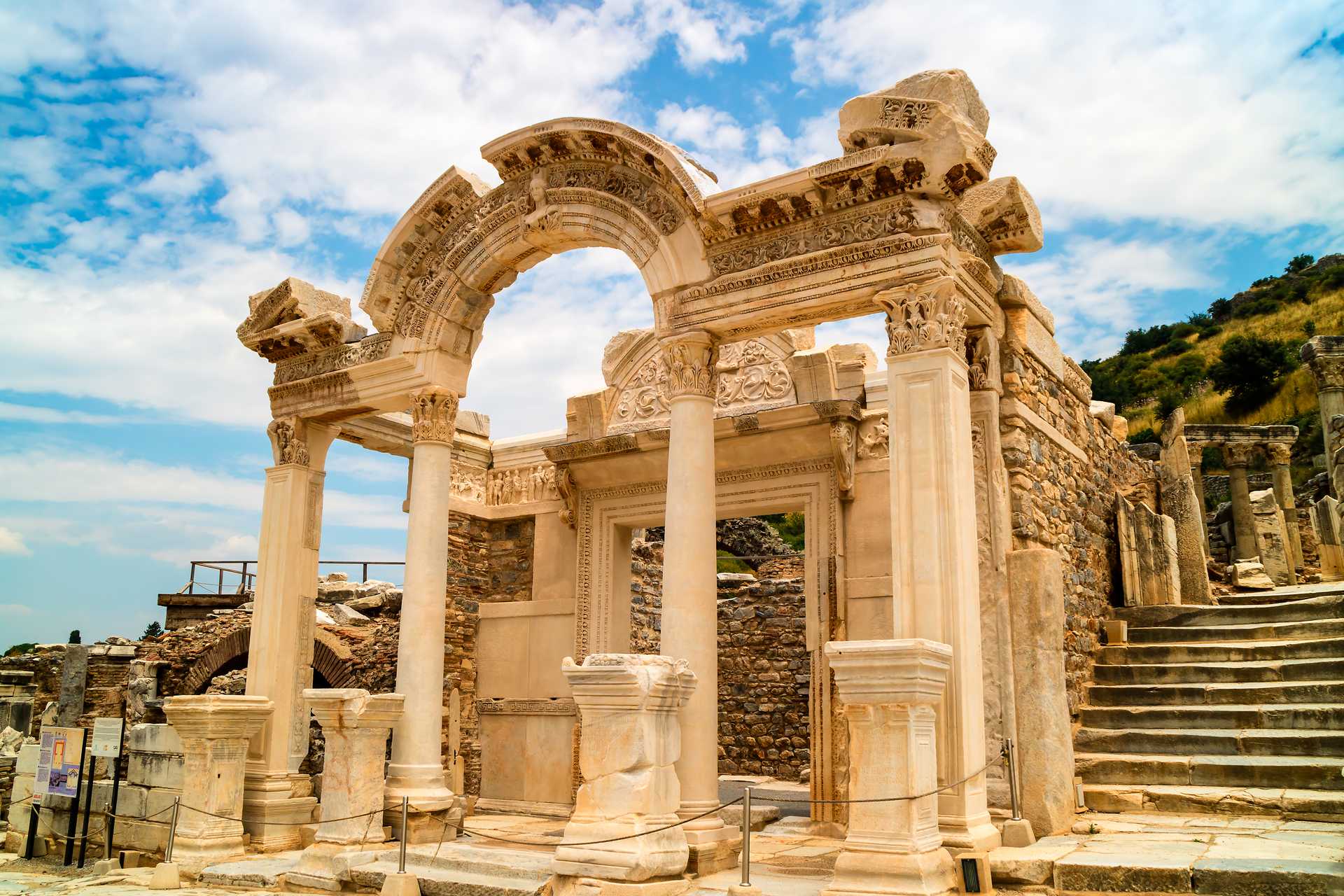 Treasures of Türkiye: Ancient Ruins and Anatolian Adventures in Istanbul, Izmir, and Cappadocia